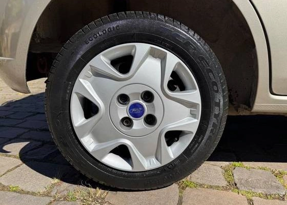 imagem-https://www.socarrao.com.br/sc-vehicle-images-prod/3947118/1789754082442-ford-fiesta-1.6-mpi-class-hatch-8v-flex-4p-manual-wmimagem12385211676.jpg