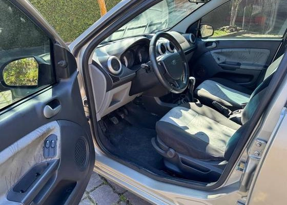 imagem-https://www.socarrao.com.br/sc-vehicle-images-prod/3947118/1789754082445-ford-fiesta-1.6-mpi-class-hatch-8v-flex-4p-manual-wmimagem12385247972.jpg