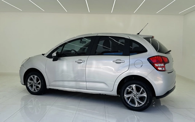imagem-https://www.socarrao.com.br/sc-vehicle-images-prod/3947181/1789754260142-vehicle_image_1787155902_e72d3782c40eff9a77d10c4719cd20b6.jpeg