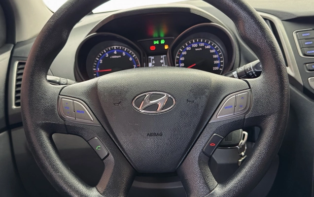 imagem-https://www.socarrao.com.br/sc-vehicle-images-prod/3947183/1789754280228-vehicle_image_1787059735_759d35f32c496e22213481c84b144e26.jpeg