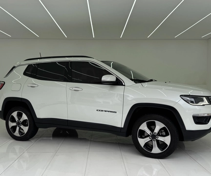 Jeep Compass 2017 Bege — foto 1 de 3