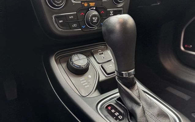 imagem-https://www.socarrao.com.br/sc-vehicle-images-prod/3947189/1789754329250-vehicle_image_1785458086_cf6f27730d05093cef730e9c887e25fa.jpeg