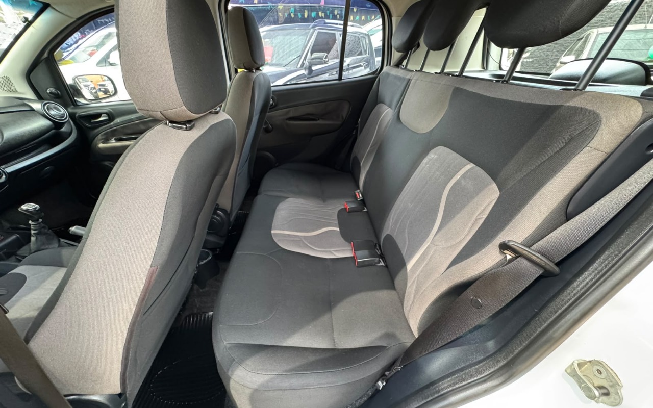 imagem-https://www.socarrao.com.br/sc-vehicle-images-prod/3947197/1789754427208-V2hhdHNBcHAgSW1hZ2UgMjAyNi0wOS0xOCBhdCAxNC41Mi4wNSAoMikuanBlZw.jpeg