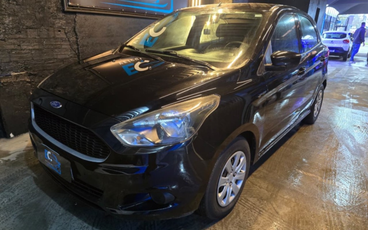 Ford Ka 2015 Preto — foto 1 de 3