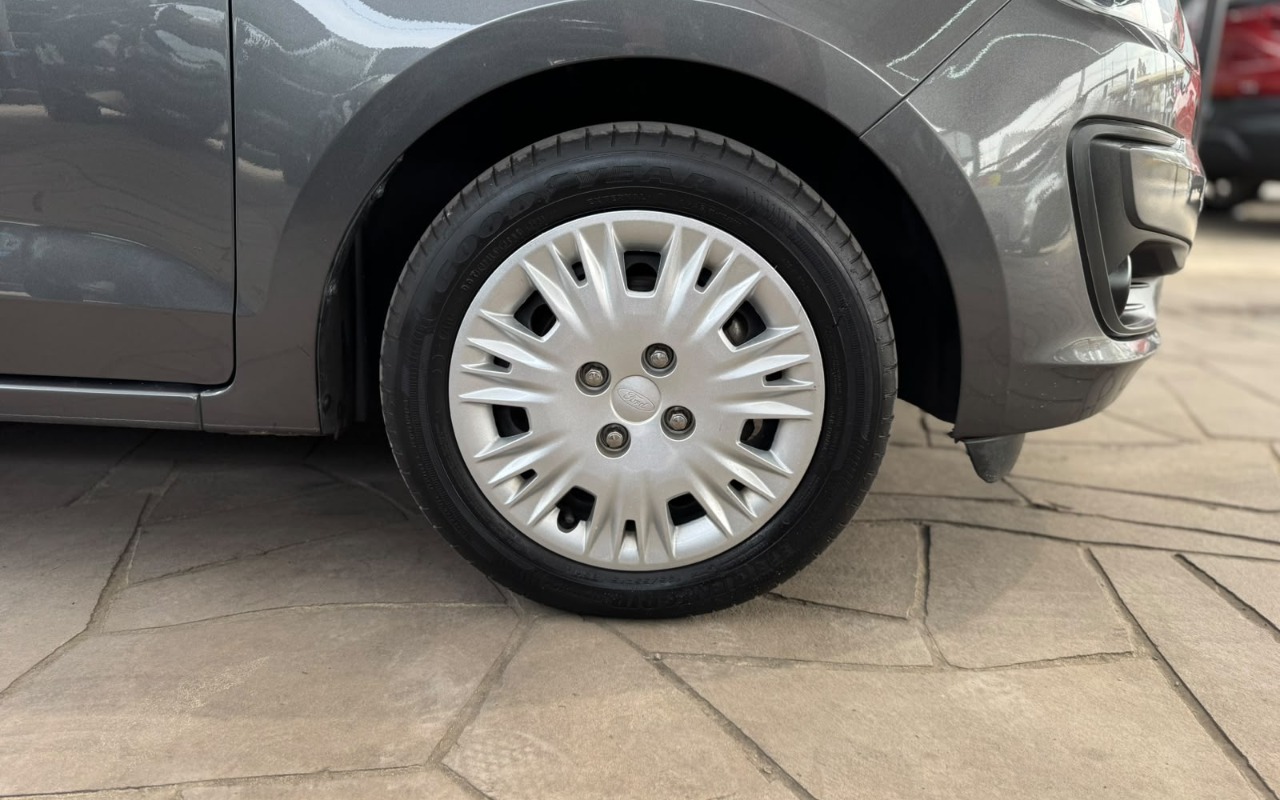 imagem-https://www.socarrao.com.br/sc-vehicle-images-prod/3947400/1789754723331-V2hhdHNBcHAgSW1hZ2UgMjAyNi0wOS0xOCBhdCAxNC41Ni41NCAoMSkuanBlZw.jpeg