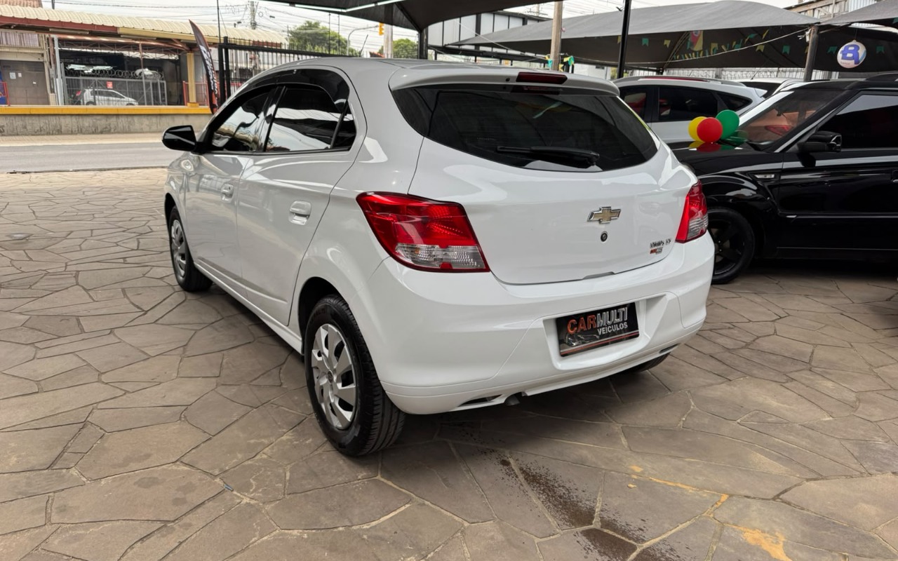 imagem-https://www.socarrao.com.br/sc-vehicle-images-prod/3947510/1789754965269-V2hhdHNBcHAgSW1hZ2UgMjAyNi0wOS0xOCBhdCAxNS4wMC41Ni5qcGVn.jpeg