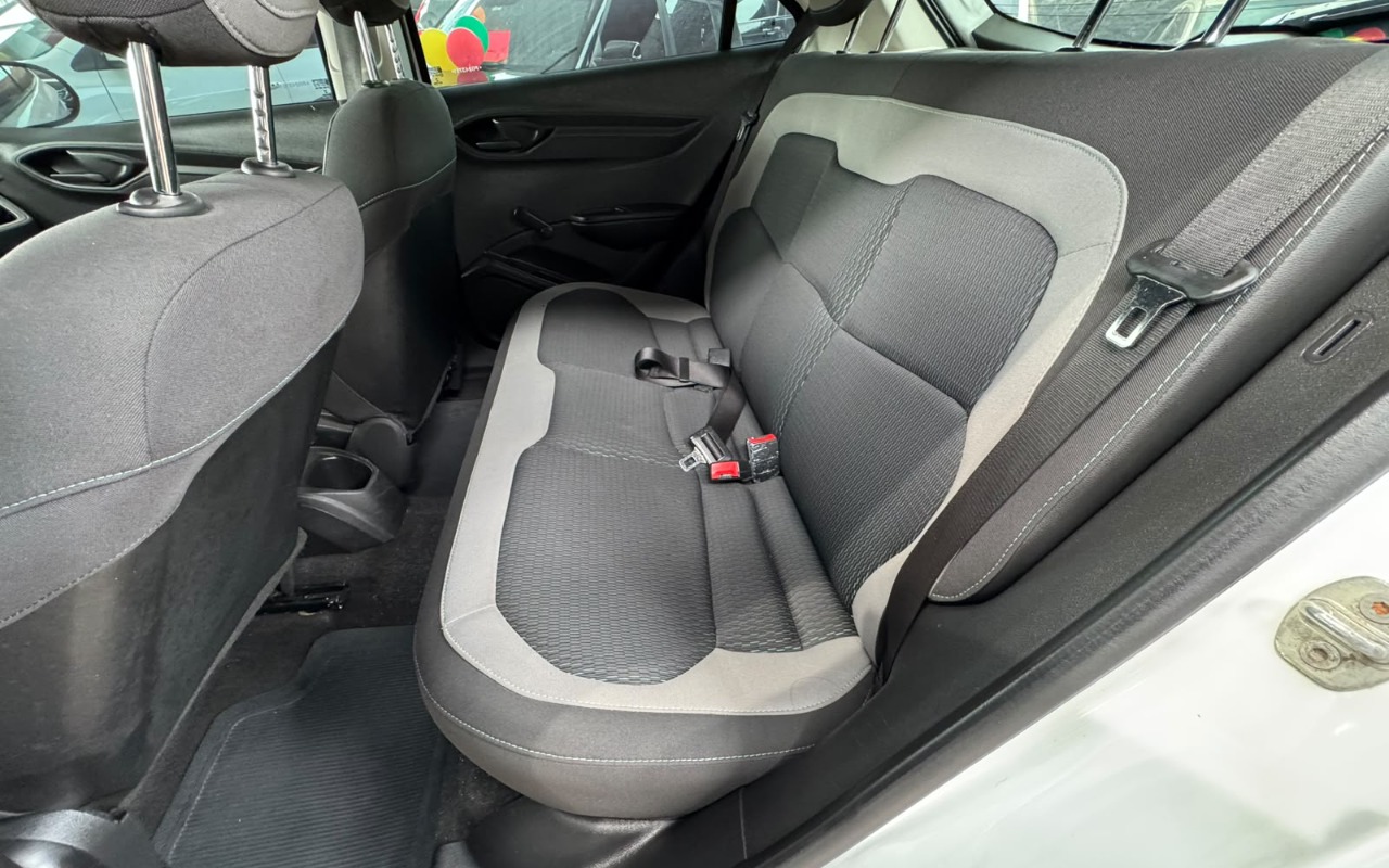 imagem-https://www.socarrao.com.br/sc-vehicle-images-prod/3947510/1789754965576-V2hhdHNBcHAgSW1hZ2UgMjAyNi0wOS0xOCBhdCAxNS4wMC41NyAoMykuanBlZw.jpeg