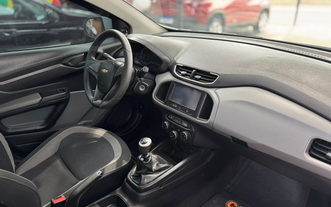imagem-https://www.socarrao.com.br/sc-vehicle-images-prod/3947510/1789754965793-V2hhdHNBcHAgSW1hZ2UgMjAyNi0wOS0xOCBhdCAxNS4wMC41NyAoMikuanBlZw.jpeg
