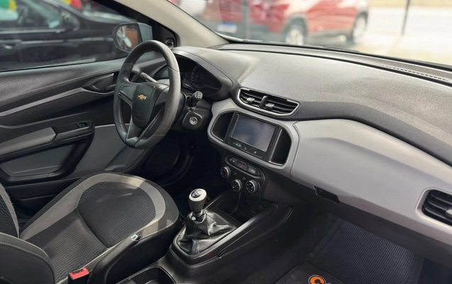 imagem-https://www.socarrao.com.br/sc-vehicle-images-prod/3947510/1789754965793-V2hhdHNBcHAgSW1hZ2UgMjAyNi0wOS0xOCBhdCAxNS4wMC41NyAoMikuanBlZw.jpeg