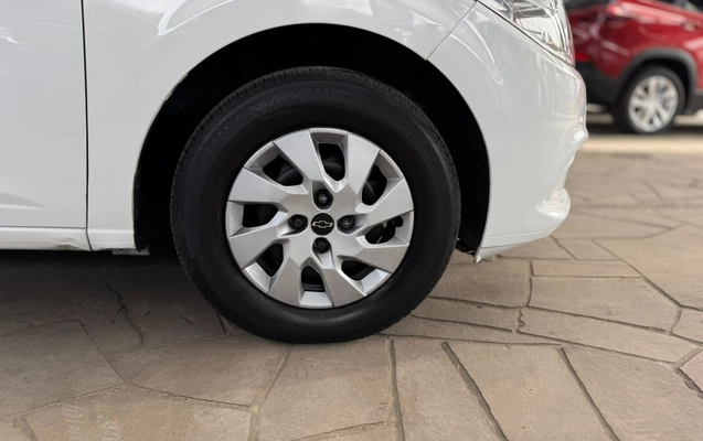 imagem-https://www.socarrao.com.br/sc-vehicle-images-prod/3947510/1789754965916-V2hhdHNBcHAgSW1hZ2UgMjAyNi0wOS0xOCBhdCAxNS4wMC41NyAoNCkuanBlZw.jpeg