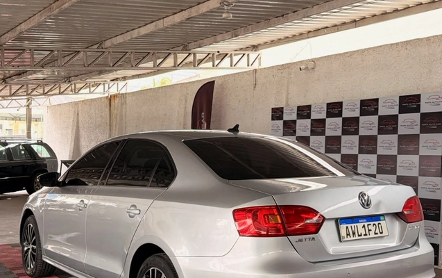 imagem-https://www.socarrao.com.br/sc-vehicle-images-prod/3947567/1789755065040-U2F2ZUNsaXAuQXBwXzc1MDg3MTc5N18xNzk0MDcxNzAyMTI3MDgyMF81MDk2NjY4NzQwNDQzMjI1ODgwX24uanBn.jpg