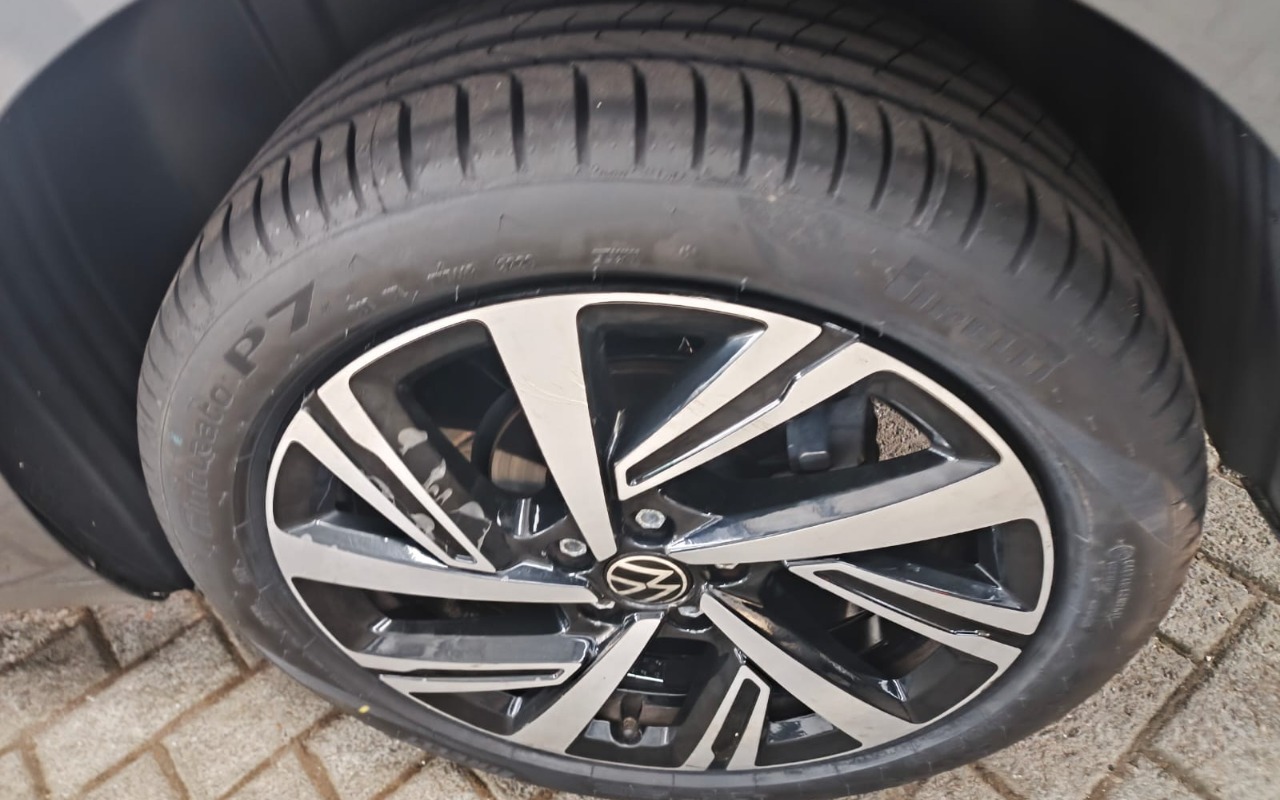 imagem-https://www.socarrao.com.br/sc-vehicle-images-prod/3947639/1789755334979-ZWQxMTViNjMtZTQzZS00YWQ1LWJjYzItZjhkM2YxMDU4ZWI4LmpwZw.jpg