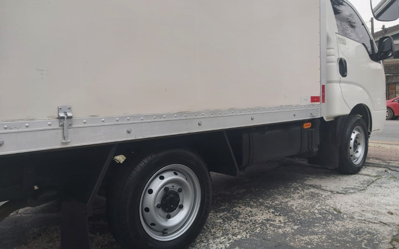 imagem-https://www.socarrao.com.br/sc-vehicle-images-prod/3947656/1789755379789-V2hhdHNBcHAgSW1hZ2UgMjAyNi0wOS0xNyBhdCAyMC41NC40OCAoOSkuanBlZw.jpeg