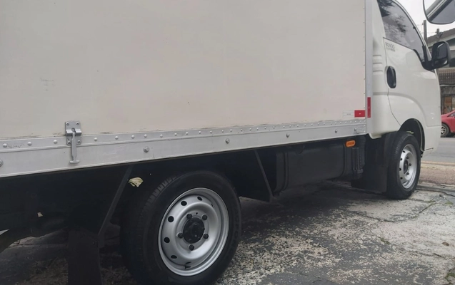 imagem-https://www.socarrao.com.br/sc-vehicle-images-prod/3947656/1789755379789-V2hhdHNBcHAgSW1hZ2UgMjAyNi0wOS0xNyBhdCAyMC41NC40OCAoOSkuanBlZw.jpeg