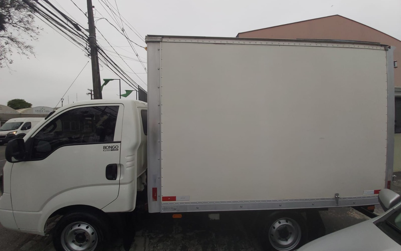 imagem-https://www.socarrao.com.br/sc-vehicle-images-prod/3947656/1789755379899-V2hhdHNBcHAgSW1hZ2UgMjAyNi0wOS0xNyBhdCAyMC41NC40OCAoMykuanBlZw.jpeg