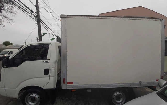 imagem-https://www.socarrao.com.br/sc-vehicle-images-prod/3947656/1789755379899-V2hhdHNBcHAgSW1hZ2UgMjAyNi0wOS0xNyBhdCAyMC41NC40OCAoMykuanBlZw.jpeg