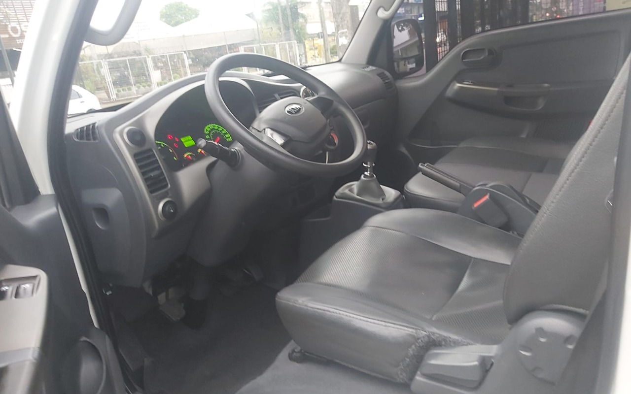 imagem-https://www.socarrao.com.br/sc-vehicle-images-prod/3947656/1789755379974-V2hhdHNBcHAgSW1hZ2UgMjAyNi0wOS0xNyBhdCAyMC41NC40OCAoMTkpLmpwZWc.jpeg