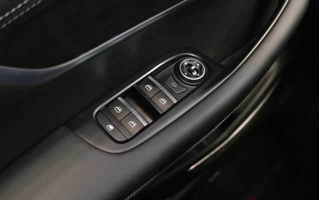 imagem-https://www.socarrao.com.br/sc-vehicle-images-prod/3947765/1789755523430-1_045636.jpg