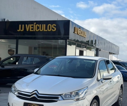 Citroën C4 Lounge 2017 Branco — foto 1 de 3