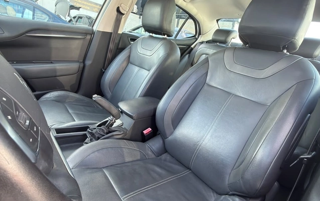 imagem-https://www.socarrao.com.br/sc-vehicle-images-prod/3947803/1789997863042-gb-5f50401.jpeg