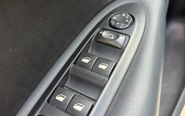 imagem-https://www.socarrao.com.br/sc-vehicle-images-prod/3947803/1789997863045-gb-60a0c68.jpeg