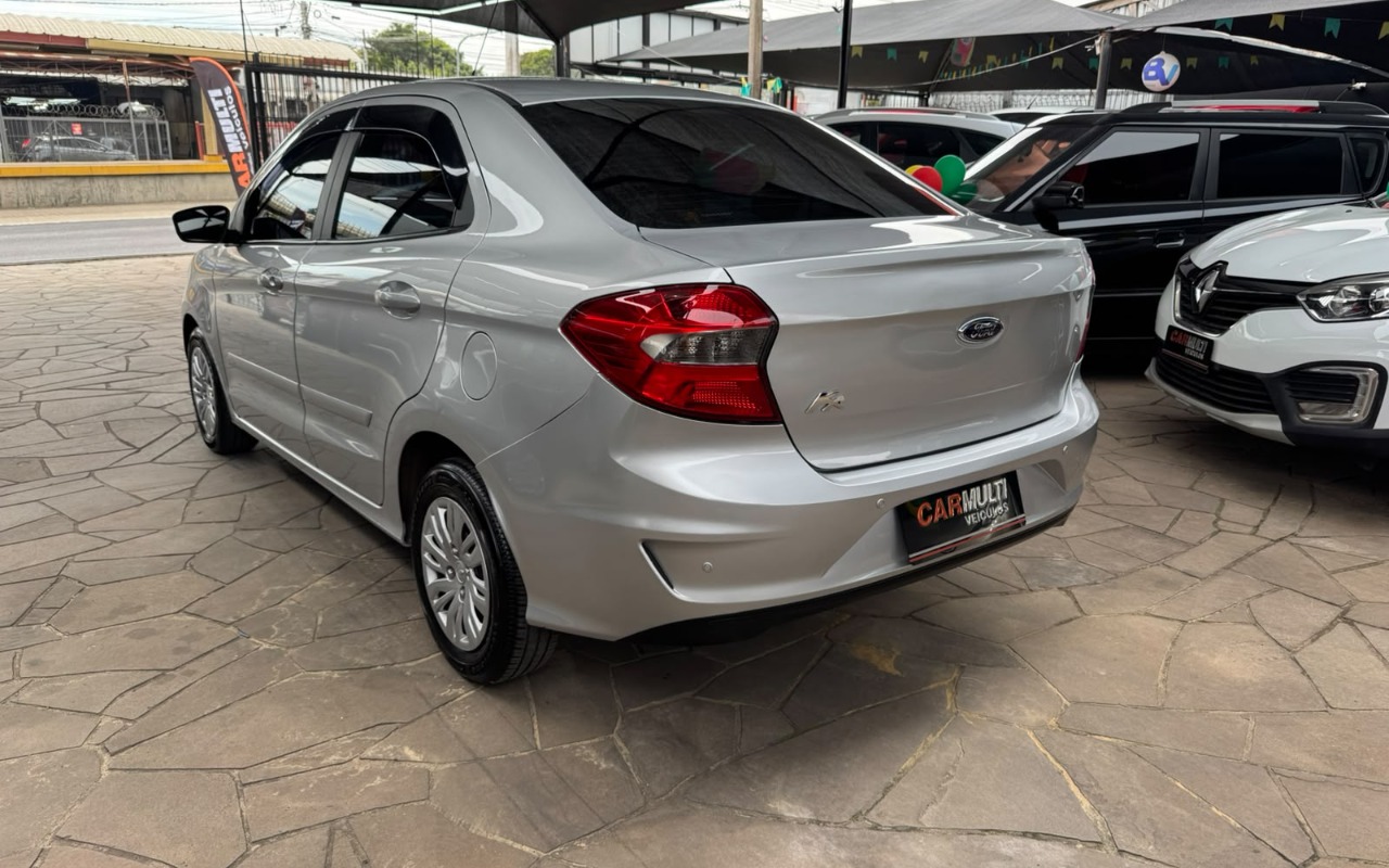 imagem-https://www.socarrao.com.br/sc-vehicle-images-prod/3948019/1789755782936-V2hhdHNBcHAgSW1hZ2UgMjAyNi0wOS0xOCBhdCAxNS4xNS41NiAoMSkuanBlZw.jpeg