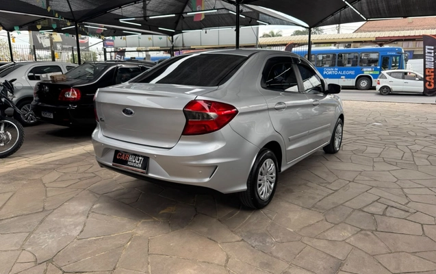 imagem-https://www.socarrao.com.br/sc-vehicle-images-prod/3948019/1789755783029-V2hhdHNBcHAgSW1hZ2UgMjAyNi0wOS0xOCBhdCAxNS4xNS41NyAoMSkuanBlZw.jpeg