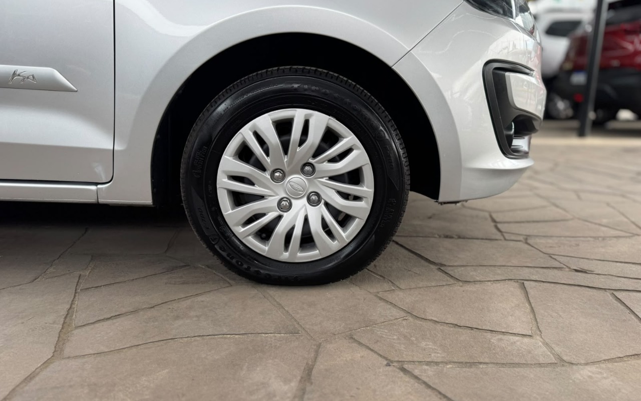 imagem-https://www.socarrao.com.br/sc-vehicle-images-prod/3948019/1789755783377-V2hhdHNBcHAgSW1hZ2UgMjAyNi0wOS0xOCBhdCAxNS4xNS41OCAoMykuanBlZw.jpeg