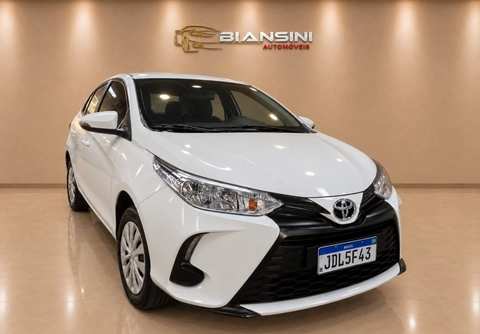 Toyota Yaris 2025 Branco — foto 1 de 3