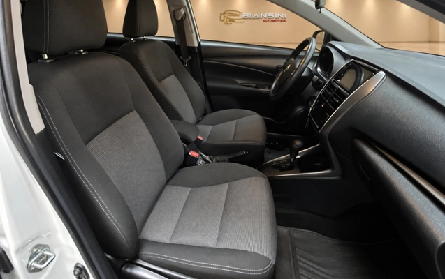 imagem-https://www.socarrao.com.br/sc-vehicle-images-prod/3948129/1789756175395-WDw2eYaXfdKTfHCitULRoDUyLKpujyI0.jpg