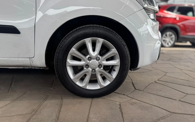 imagem-https://www.socarrao.com.br/sc-vehicle-images-prod/3948130/1789756218626-V2hhdHNBcHAgSW1hZ2UgMjAyNi0wOS0xOCBhdCAxNS4xOC40MCAoMykuanBlZw.jpeg