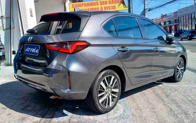 imagem-https://www.socarrao.com.br/sc-vehicle-images-prod/3948165/1789829682271-7637fee6-1573-4f1c-bfa7-0e361933d51f.jpg