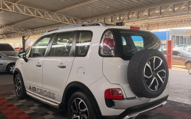 imagem-https://www.socarrao.com.br/sc-vehicle-images-prod/3948167/1789756294798-U2F2ZUNsaXAuQXBwXzczMDgzNzM1N18xNzkzNjk2MDEwMzI3MDgyMF8zNzM4MDUxMDUxMTQ0NDU3MzUxX24gKDEpLmpwZw.jpg