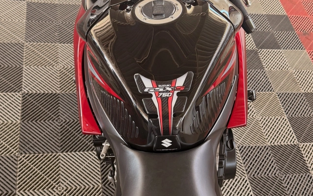imagem-https://www.socarrao.com.br/sc-vehicle-images-prod/3948256/1789756439719-U2F2ZUNsaXAuQXBwXzgxNDIyOTcwMF8xNzk0OTc2NTYxMjI3MDgyMF8zNTE5OTg3MDg0Mzc1NDUyNjU2X24uanBn.jpg