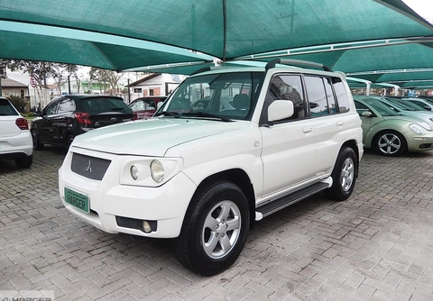 Mitsubishi Pajero TR4 2009 Branco — foto 1 de 3
