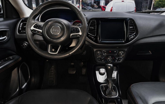 imagem-https://www.socarrao.com.br/sc-vehicle-images-prod/3948561/1789756933848-1235681.jpg