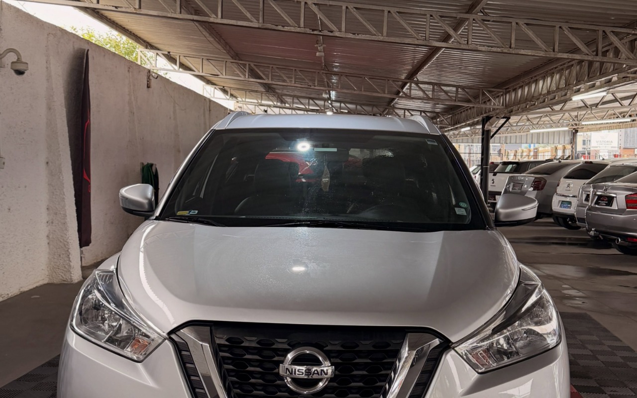 Nissan KICKS 2018 Prata — foto 1 de 3
