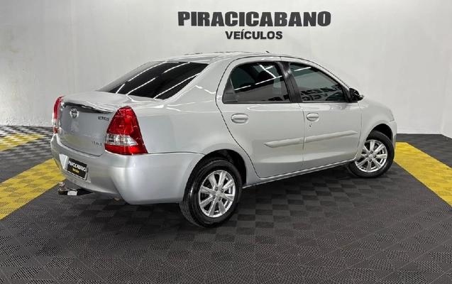 imagem-https://www.socarrao.com.br/sc-vehicle-images-prod/3948878/1789757522068-ec040e96-c447-538d-716e-adbc98d9a7bf-whatsappimage2026-09-17at1717012jpeg.jpg