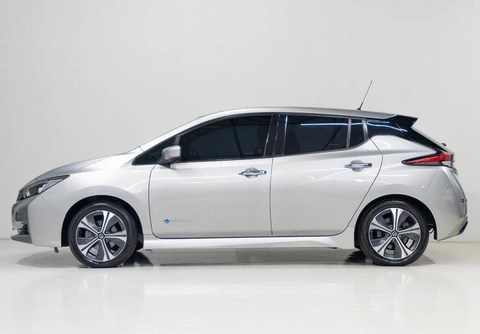 Nissan LEAF Aut. (Elétrico) 2022 Prata — foto 1 de 3