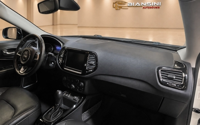 imagem-https://www.socarrao.com.br/sc-vehicle-images-prod/3949323/1789758449593-NHJ3qeQmUX9gRULZAtFGmZuVpUakwZBn.jpg