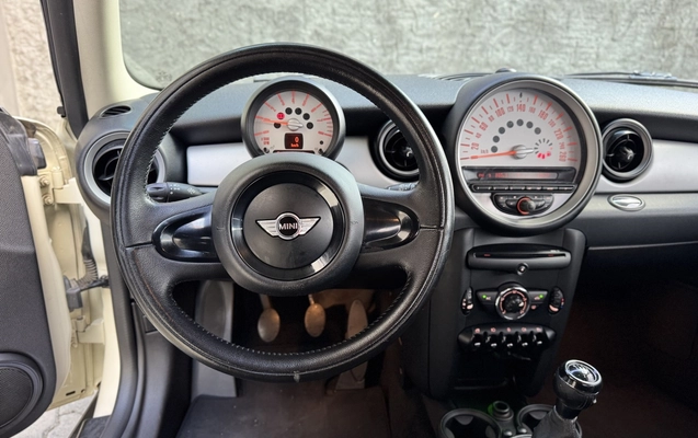 imagem-https://www.socarrao.com.br/sc-vehicle-images-prod/3949369/1789758578621-1_110620.jpg