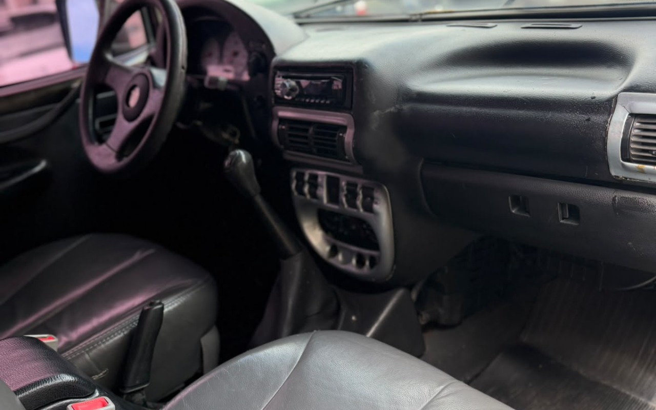 imagem-https://www.socarrao.com.br/sc-vehicle-images-prod/3949464/1789758797850-YjA4MzI0ZWUtYzBjMy00OTFkLTg3MzUtYTRkZGQ1MmJlZjIwLmpmaWY.jfif