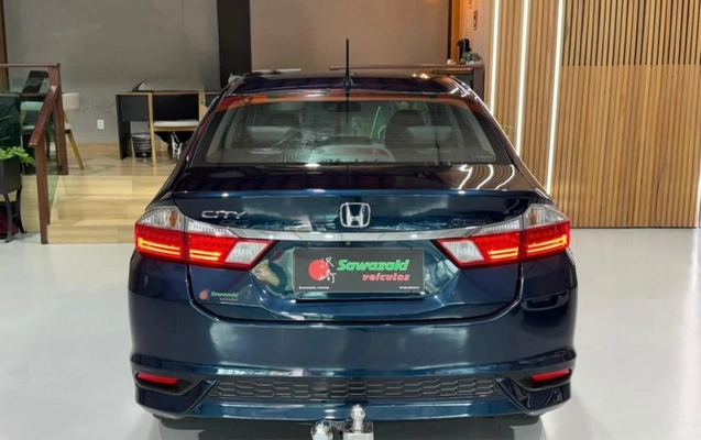 imagem-https://www.socarrao.com.br/sc-vehicle-images-prod/3949475/1789758839903-vehicle_image_1789758812_bef30cd45b04e7cabd14fe3685a59cfc.jpeg