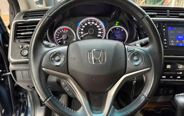 imagem-https://www.socarrao.com.br/sc-vehicle-images-prod/3949475/1789758839919-vehicle_image_1789758831_a96dc757e10ebb15b544021069d0a632.jpeg