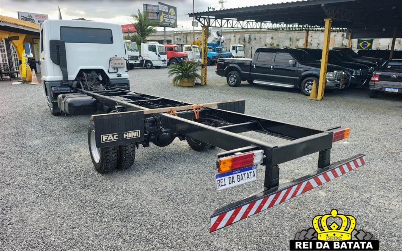 imagem-https://www.socarrao.com.br/sc-vehicle-images-prod/3949524/1789759072981-NC5qcGc.jpg