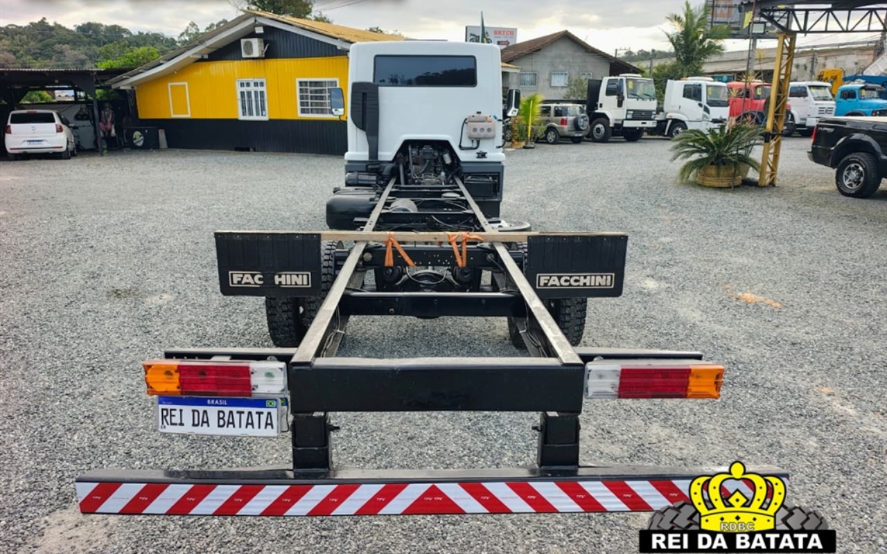 imagem-https://www.socarrao.com.br/sc-vehicle-images-prod/3949524/1789759073028-NS5qcGc.jpg