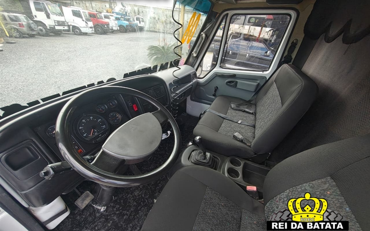imagem-https://www.socarrao.com.br/sc-vehicle-images-prod/3949524/1789759073504-MTAuanBn.jpg