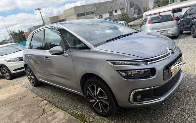 imagem-https://www.socarrao.com.br/sc-vehicle-images-prod/3949560/1789759109510-OTgwZTcxNTUtYzlmZi00NjFlLTllNGItYWMyMTFmMTJkMDQ1LmpmaWY.jfif