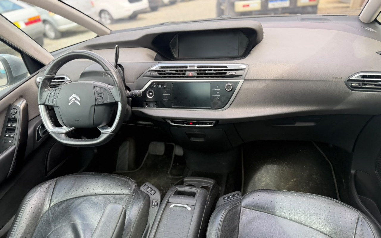 imagem-https://www.socarrao.com.br/sc-vehicle-images-prod/3949560/1789759110151-YzQ0MTVlYjYtNzljMy00OWNlLTk2ZDQtNTEyNDg5Yjc2ZjBjLmpmaWY.jfif