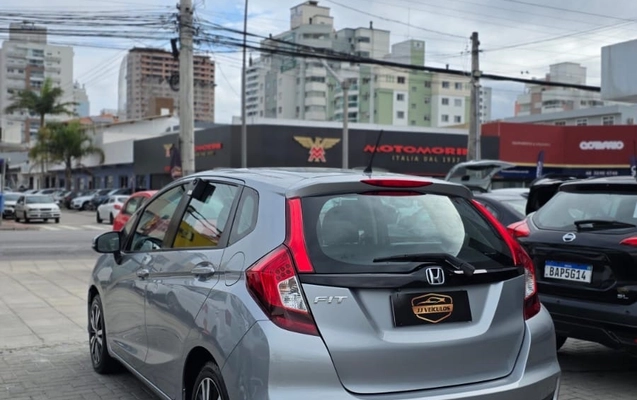 imagem-https://www.socarrao.com.br/sc-vehicle-images-prod/3949604/1789759221033-gb-49a3138.jpeg